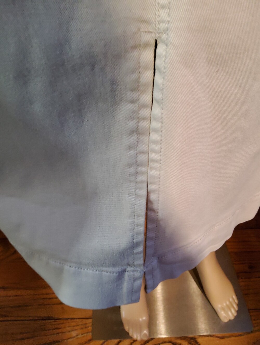 Laura Petites Cream Midi Skirt with Center Slit - Picture 4 of 9
